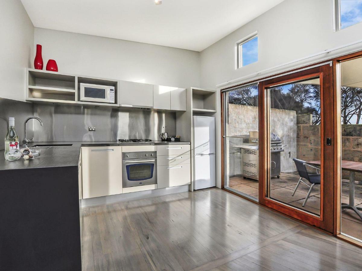 Hearns Beachside Villa 2 Port Fairy Eksteriør bilde