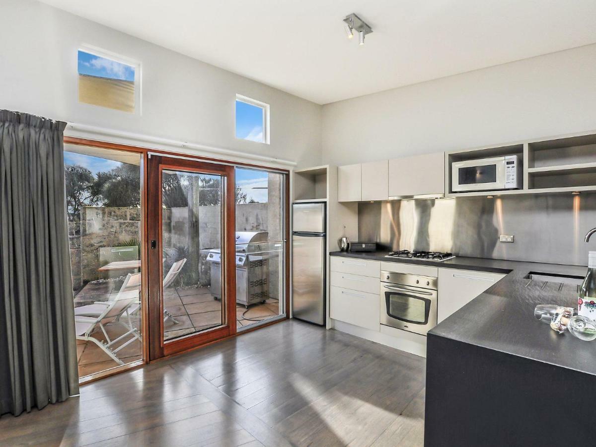 Hearns Beachside Villa 2 Port Fairy Eksteriør bilde
